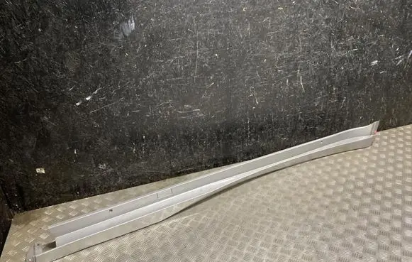 Toyota Prius (XV60) Front sill (body part) 7586047040