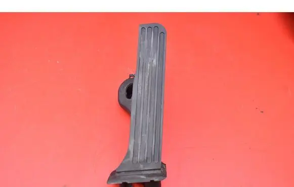 Volkswagen PASSAT CC Accelerator throttle pedal 1K1721503AT