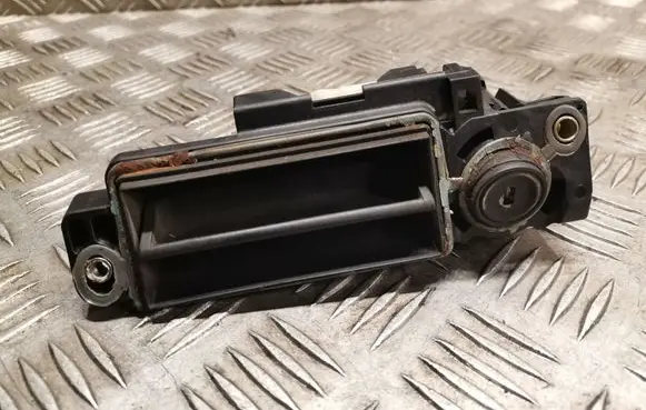 Mercedes-Benz CLK A209 C209 Tailgate/boot open switch button 2037500693
