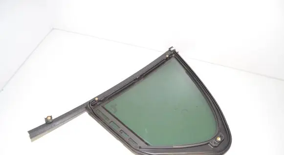 BMW 7 G11 G12 Rear vent window glass 7373890 51357373890 51352581584