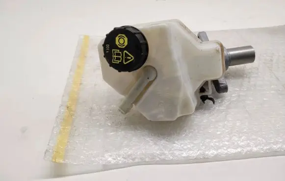 Land Rover Discovery Sport Master brake cylinder