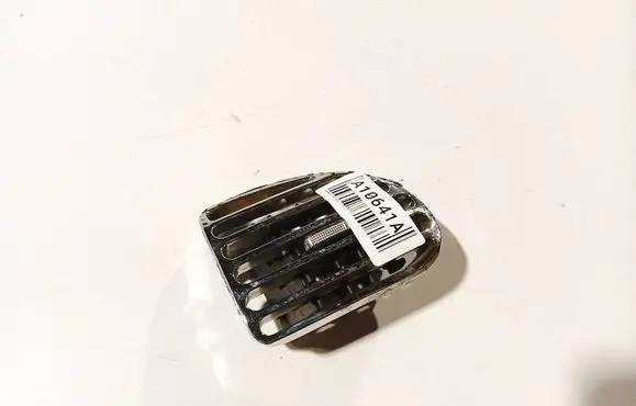 Peugeot 206 Dash center air vent grill