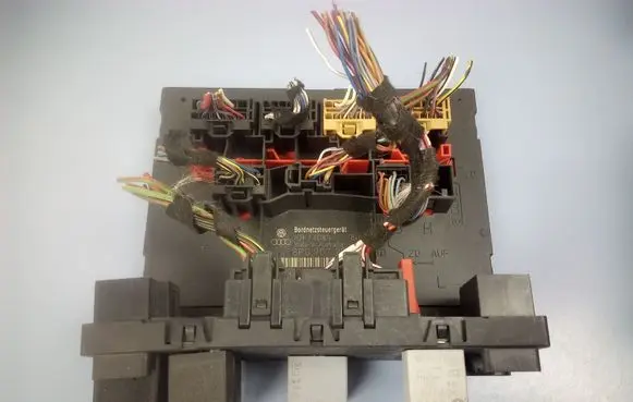 Audi A3 S3 8P Comfort/convenience module 8P0907279C F005V00493