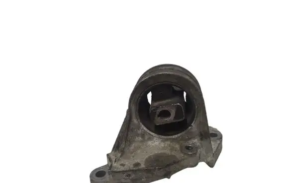 Volvo XC90 Engine mount bracket