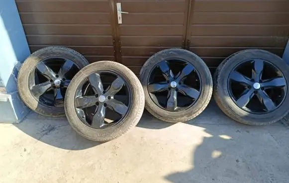 Jeep Grand Cherokee R20 alloy rim 
