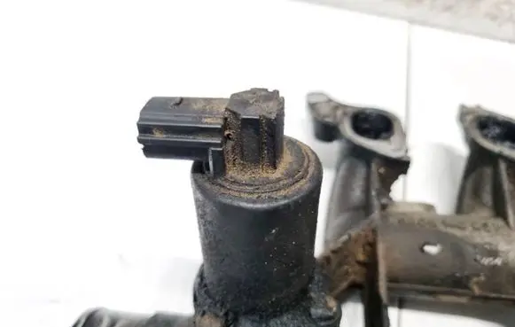 Renault Trafic II (X83) EGR valve H7700107471 8200231680