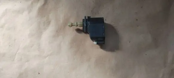 Volkswagen Tiguan Headlight level adjustment motor 010553-01