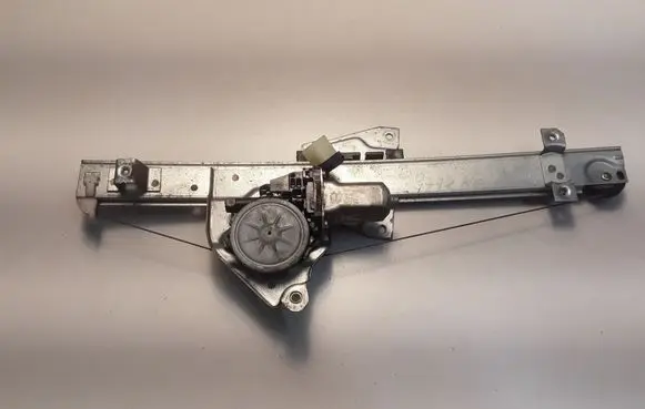 Mitsubishi Pajero Rear door manual window regulator 0620402210