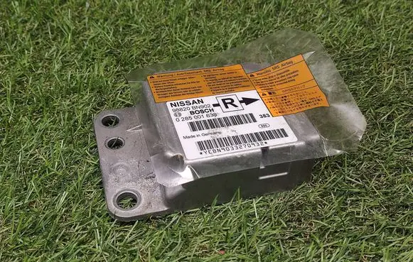 Nissan Almera N16 Airbag control unit/module 98820BN902 0285001638 YEBN9033270932