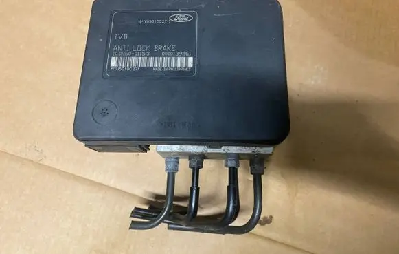 Ford Focus ABS Pump 10096001153 00001395G1 3M512C405HA
