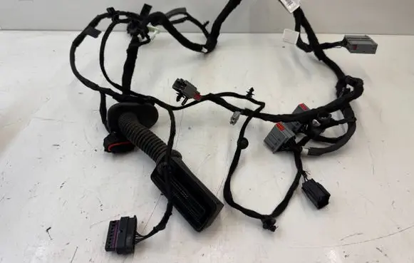 Land Rover Discovery 5 Front door wiring loom KY3214630
