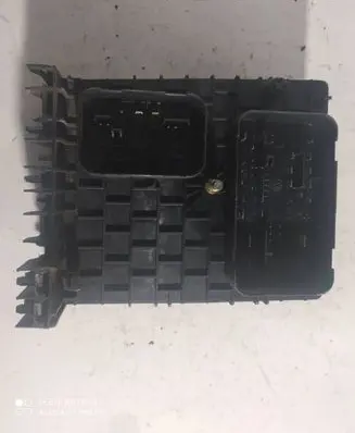 Audi A3 S3 A3 Sportback 8P Fuse module 1K0937124K