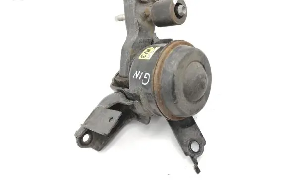Toyota Yaris Engine mount bracket