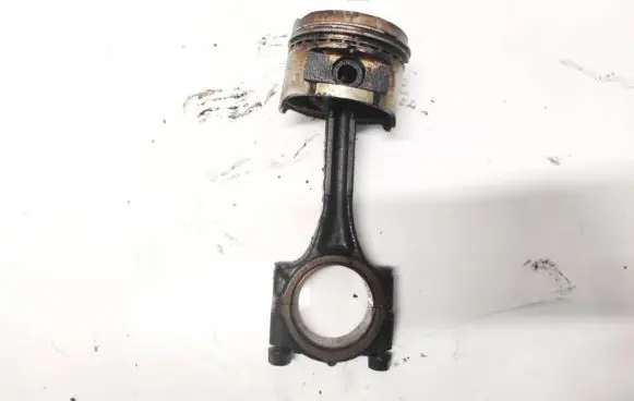 Hyundai Accent Piston with connecting rod