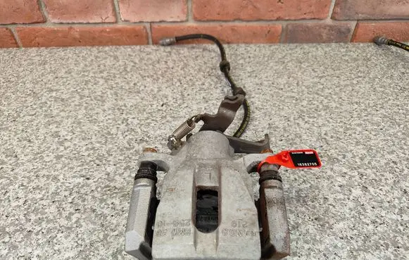Mini One - Cooper F56 F55 Rear brake caliper 6860557