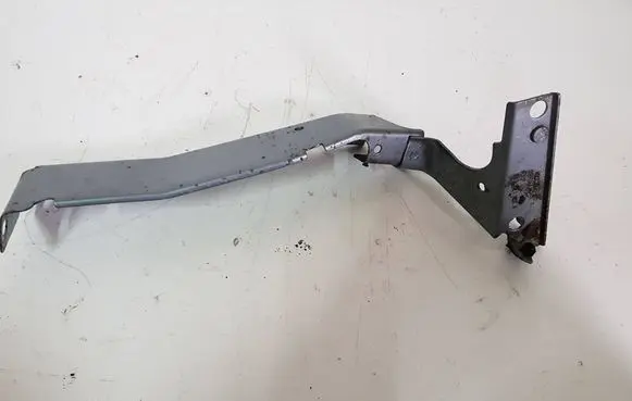 Fender mounting bracket