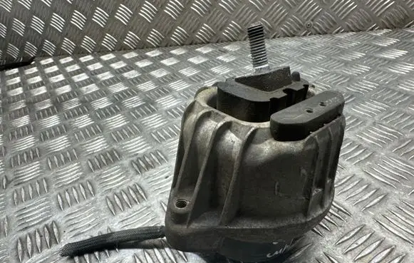 BMW X1 E84 Engine mount bracket 6773742