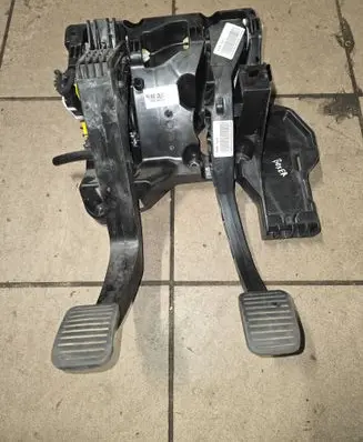 Peugeot Boxer Pedal assembly 25863700 D258 F5440