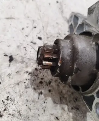 Volkswagen Polo IV 9N3 Starter motor 02T911023S