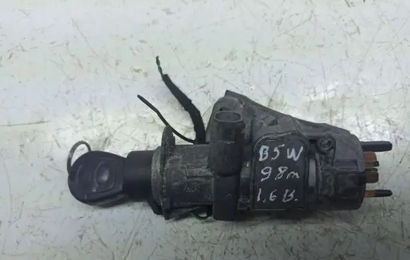 Volkswagen PASSAT B5 Ignition lock 4B0905851