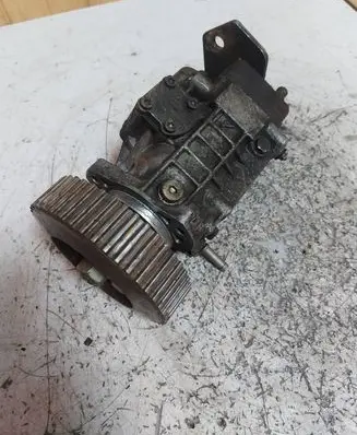 Skoda Octavia Mk1 (1U) Fuel injection high pressure pump 038130107DB00