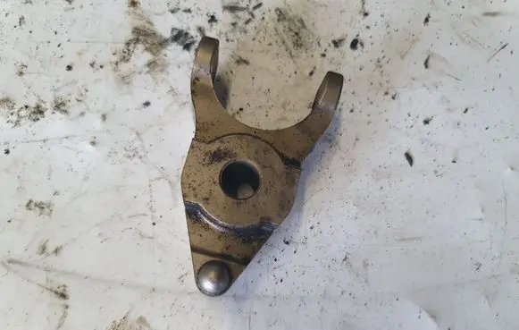 Toyota Avensis T250 Fuel Injector clamp holder NOCODE