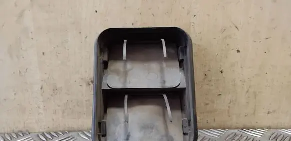 Nissan X-Trail T31 Quarter panel pressure vent 