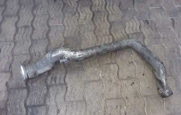 Land Rover Discovery 4 - LR4 Intercooler hose/pipe AH227990AC 1038107