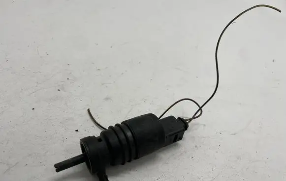Mercedes-Benz E W211 Windscreen/windshield washer pump