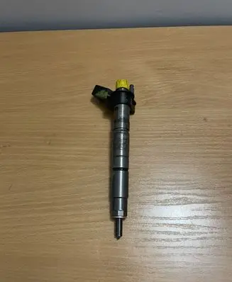 BMW X3 E83 Fuel injector 0445116024 7805428