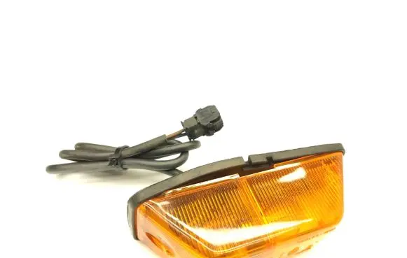 Front fender indicator light