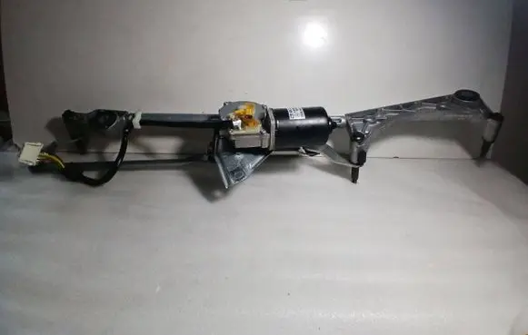 Mercedes-Benz C W203 Front wiper linkage and motor A2038200342 404518