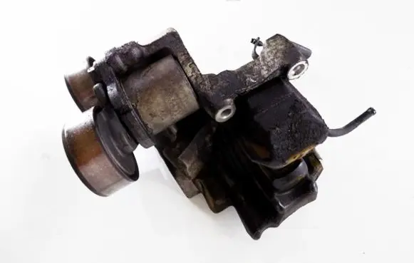 Hyundai Tucson JM Engine mount bracket