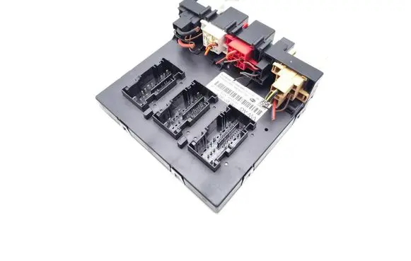 Skoda Octavia Mk2 (1Z) Central body control module 1K0937084H