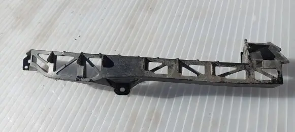 Mazda 3 I Front bumper mounting bracket
