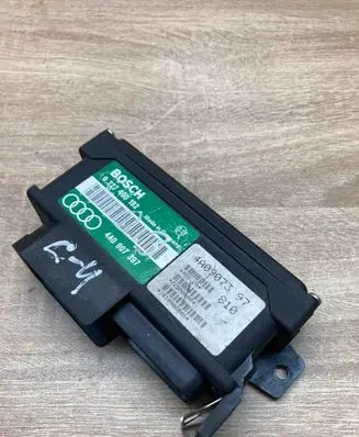 Audi 100 S4 C4 Ignition amplifier control unit 4A0907397 0227400192