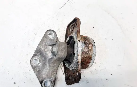 Mitsubishi Colt Engine mount bracket 2910A070