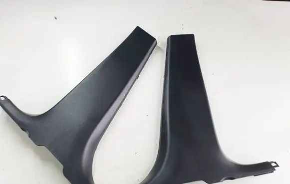 Suzuki Swift III (D) pillar trim (bottom) 