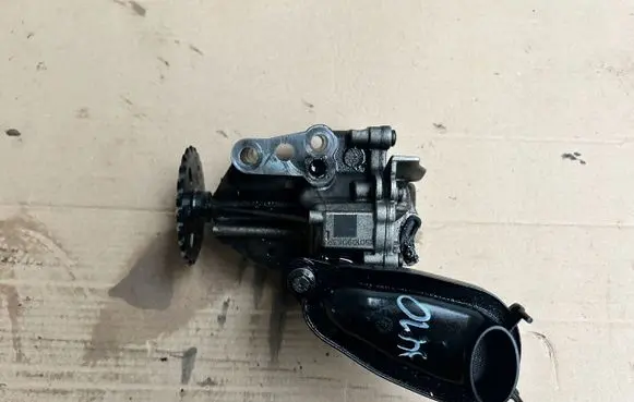 Renault Trafic III (X82) Oil pump 150109063R