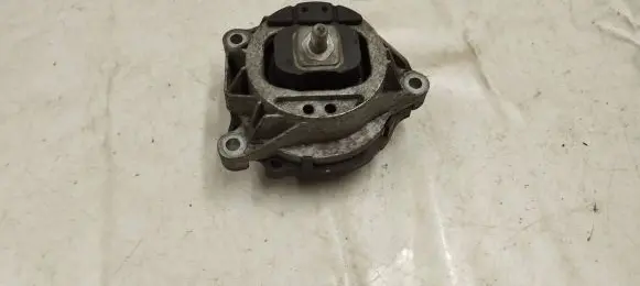 BMW 4 F36 Gran coupe Engine mount bracket 6856405