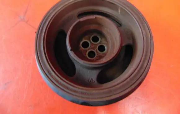 BMW 2 F46 Crankshaft pulley 8602800