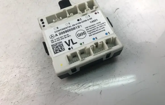 Mercedes-Benz C AMG W205 Door control unit/module A2059005613