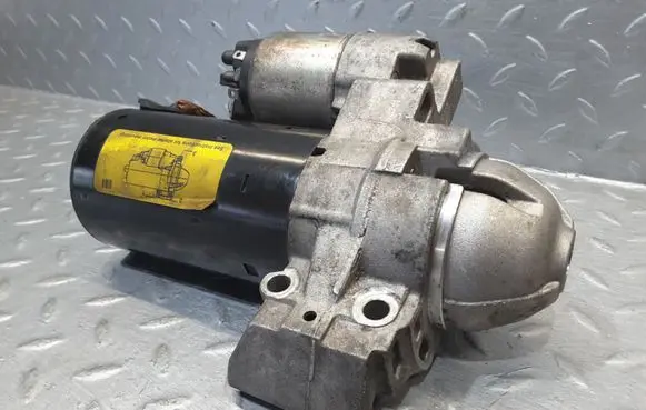 BMW 5 F10 F11 Starter motor 8506657 0001148010 850665702