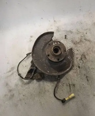 Audi V8 Rear wheel hub spindle/knuckle 
