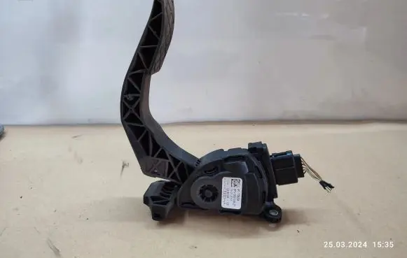 Audi A6 S6 C7 4G Accelerator throttle pedal 8K1723523A