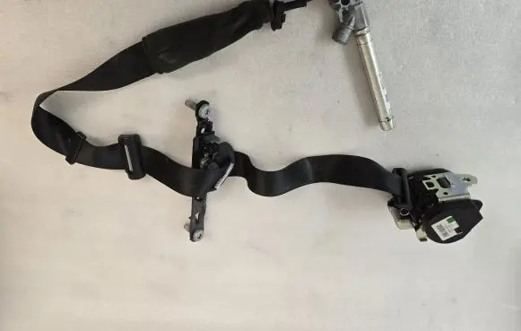 Maserati Levante Front seatbelt 636631500