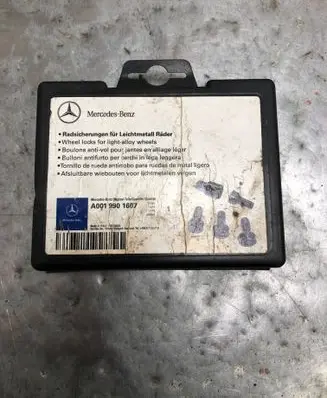 Mercedes-Benz E W212 Glove box in trunk A0019901607