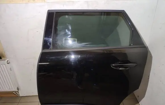 Peugeot 5008 II Rear door 