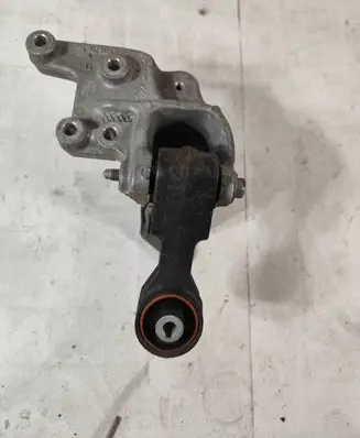 Peugeot 508 RXH Engine mount bracket 9675026780