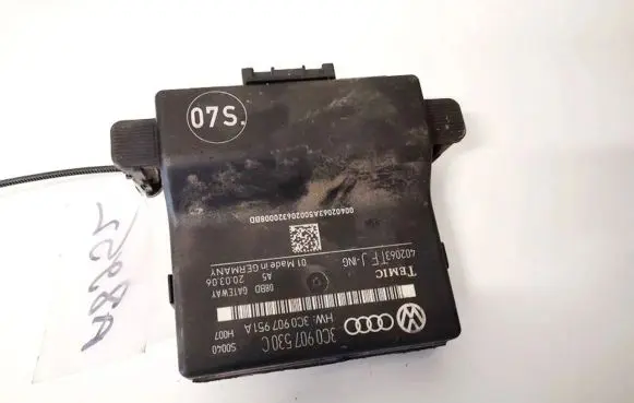 Volkswagen PASSAT B6 Door control unit/module 3C0907530C 3C0907951A